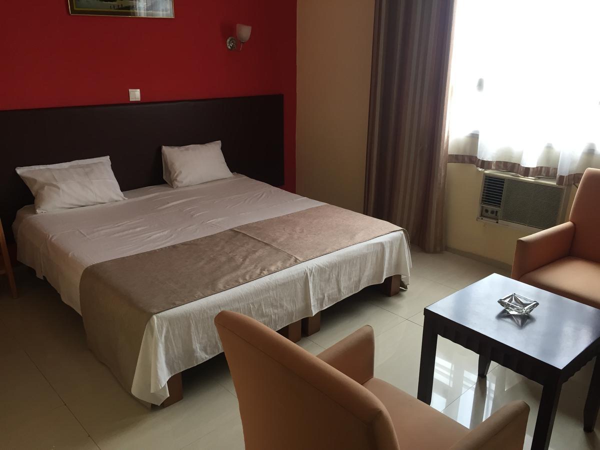 White Palace Hotel Antananarivo Ngoại thất bức ảnh