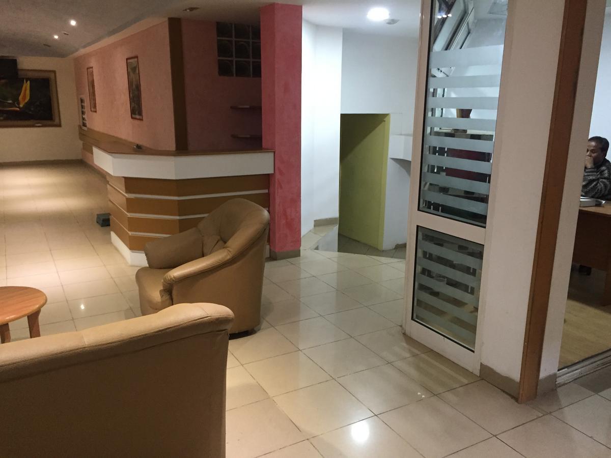 White Palace Hotel Antananarivo Ngoại thất bức ảnh