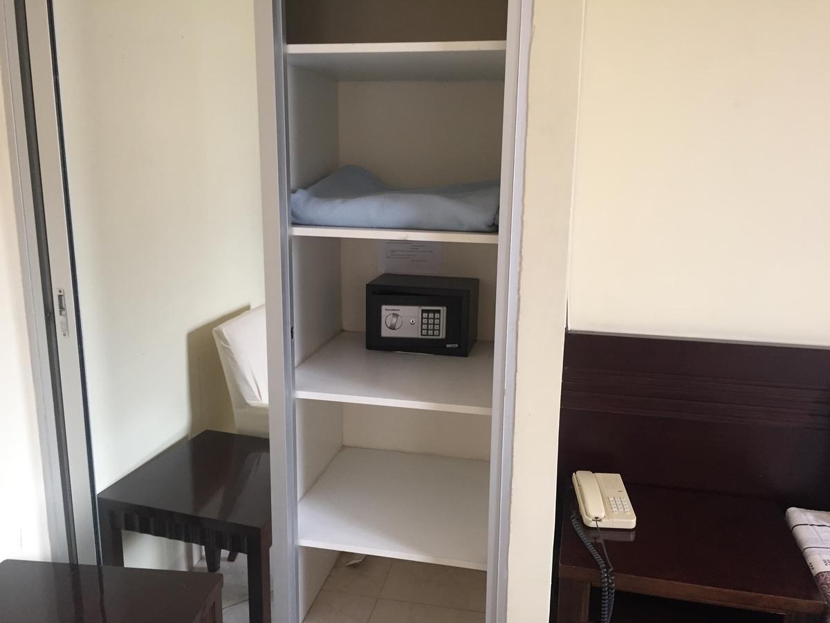 White Palace Hotel Antananarivo Ngoại thất bức ảnh