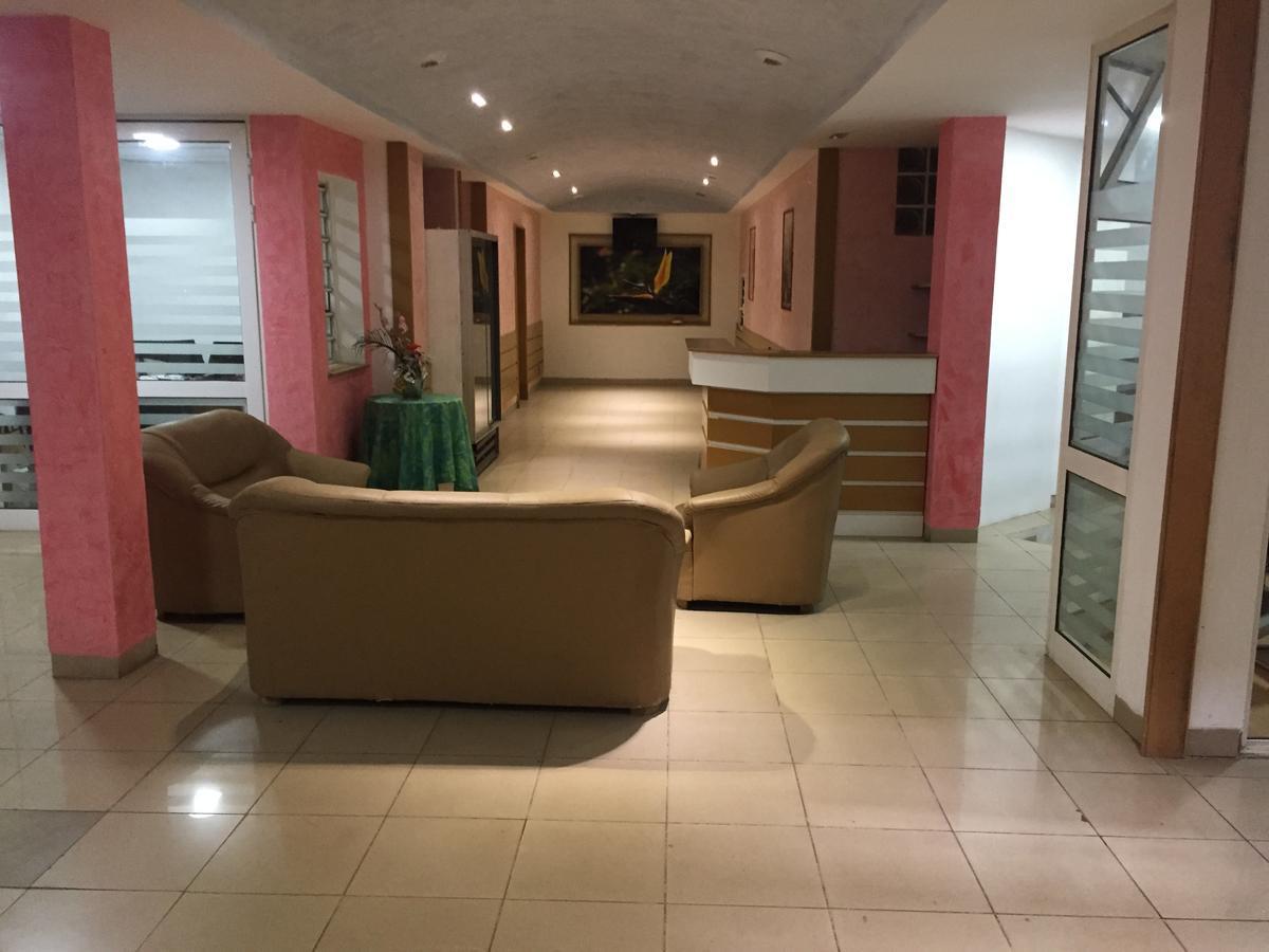 White Palace Hotel Antananarivo Ngoại thất bức ảnh