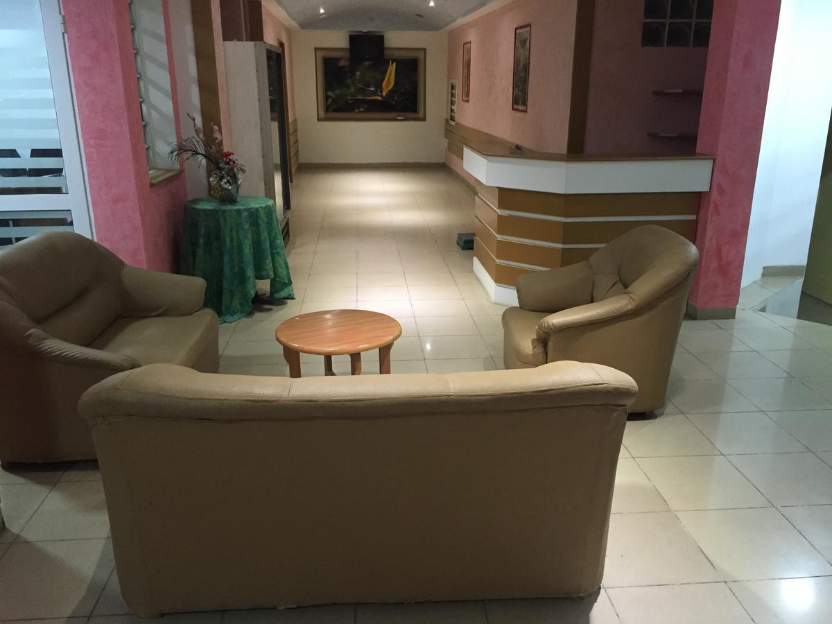 White Palace Hotel Antananarivo Ngoại thất bức ảnh