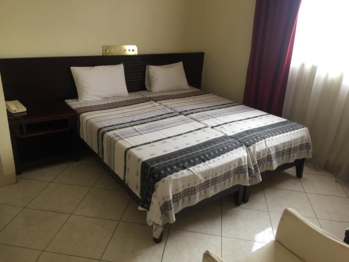 White Palace Hotel Antananarivo Ngoại thất bức ảnh